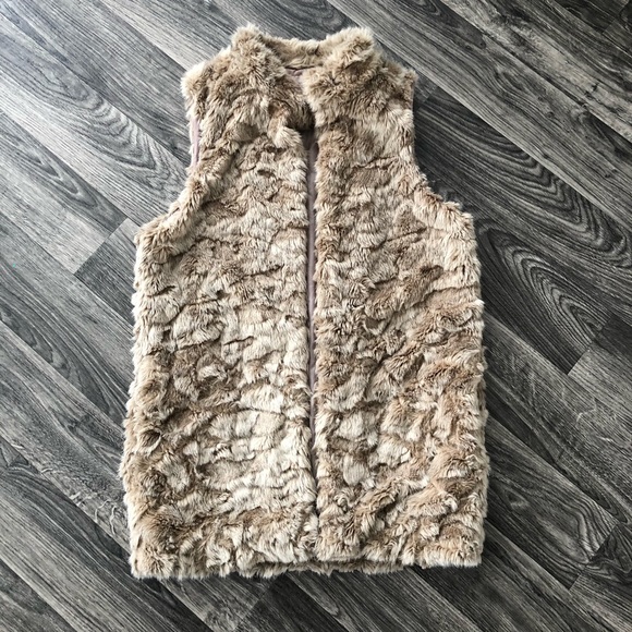 SOLD * FOREVER 21 Teddy Bear Vest - Picture 2 of 8
